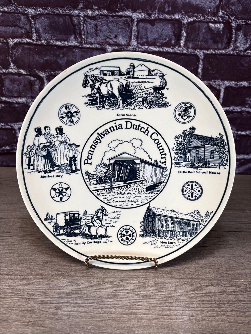 Pennsylvania Dutch Country Decorative Plate